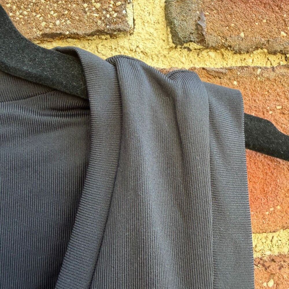 Aritzia Contour Busy Tank Scoopneck Double Layer Smoothing black L NWOT - Picture 4 of 9